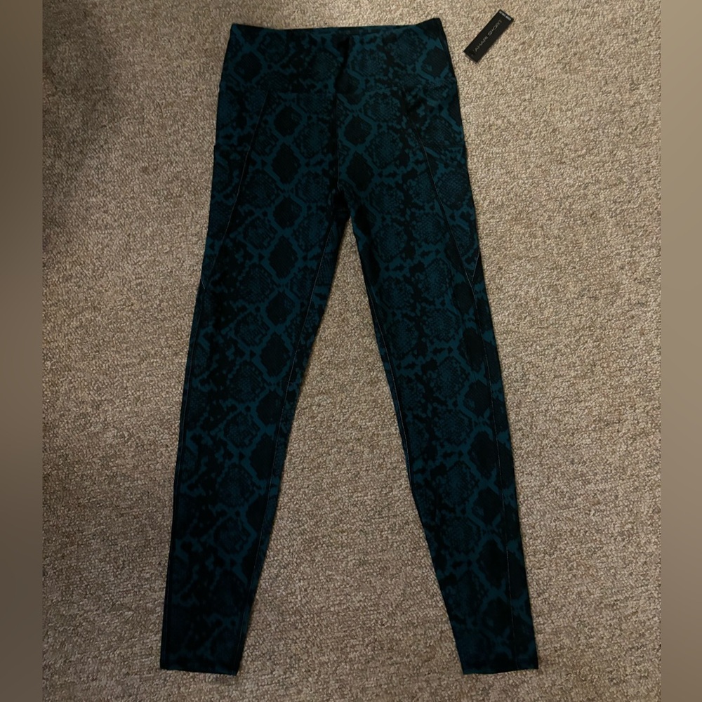 Tahari sport work out pants sz Med -NEW